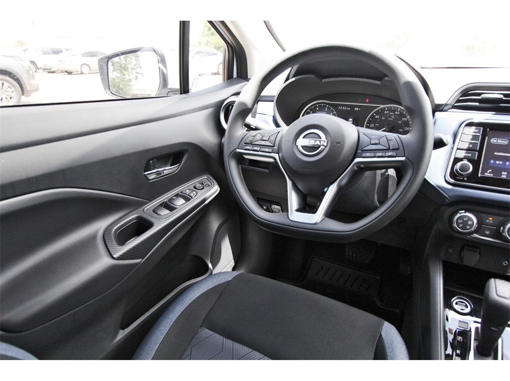 2025 Nissan Versa 1.6 SV - 7