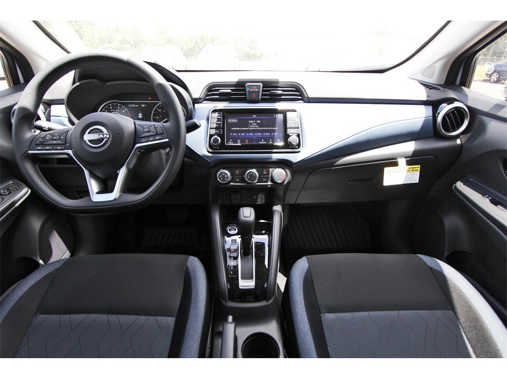 2025 Nissan Versa 1.6 SV - 8