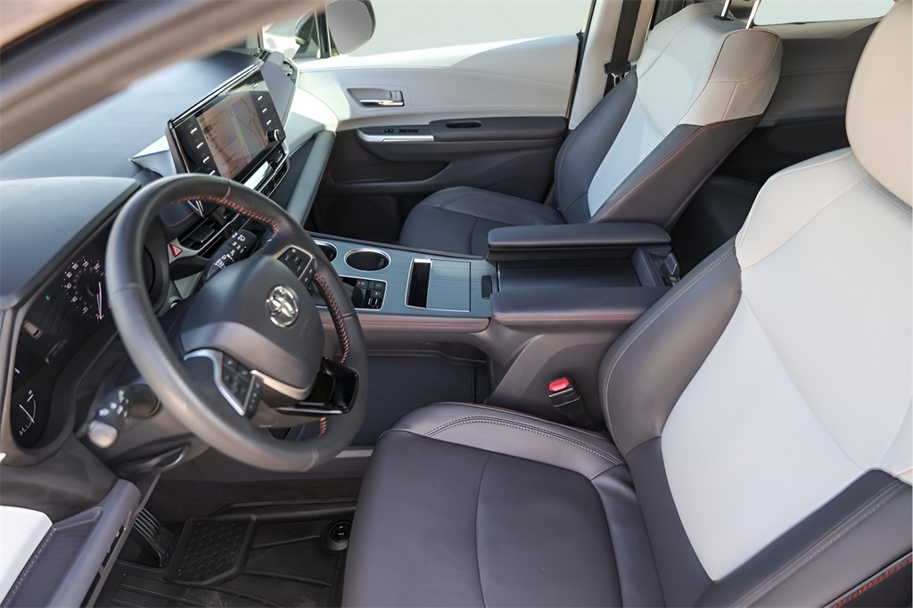 Used Car 2022 Toyota Sienna  Xse For Sale Under $50,000 In Austin, Texas