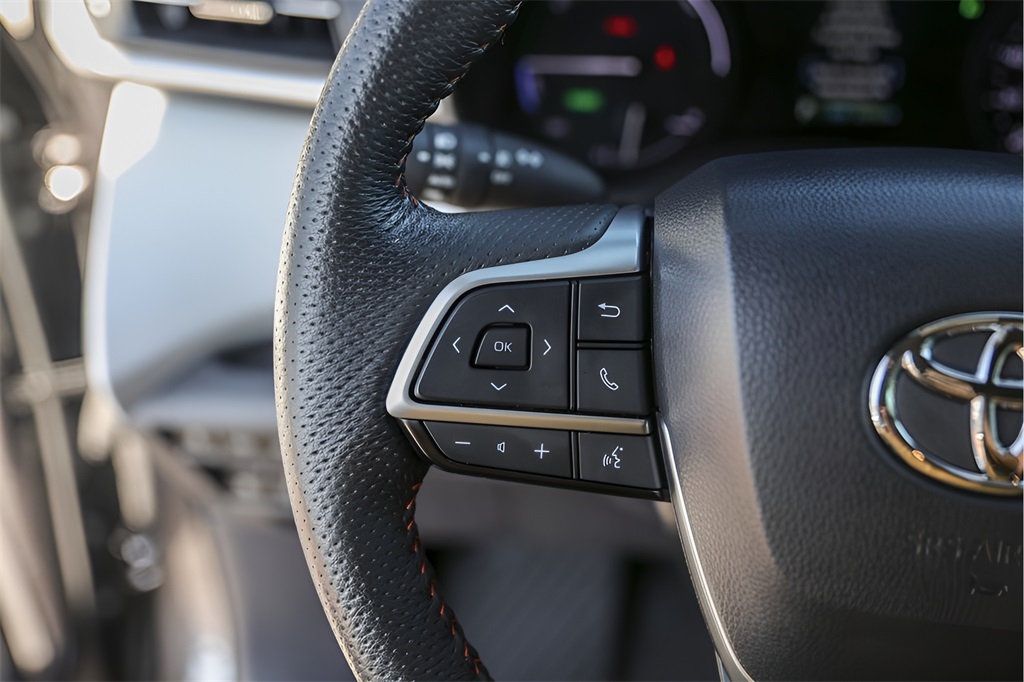 Used Car 2022 Toyota Sienna  Xse For Sale Under $50,000 In Austin, Texas