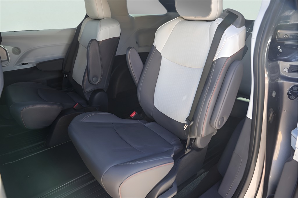 Used Car 2022 Toyota Sienna  Xse For Sale Under $50,000 In Austin, Texas