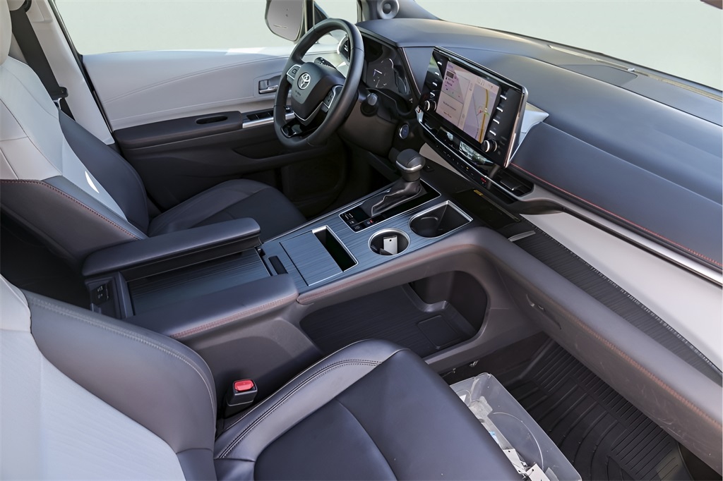 Used Car 2022 Toyota Sienna  Xse For Sale Under $50,000 In Austin, Texas