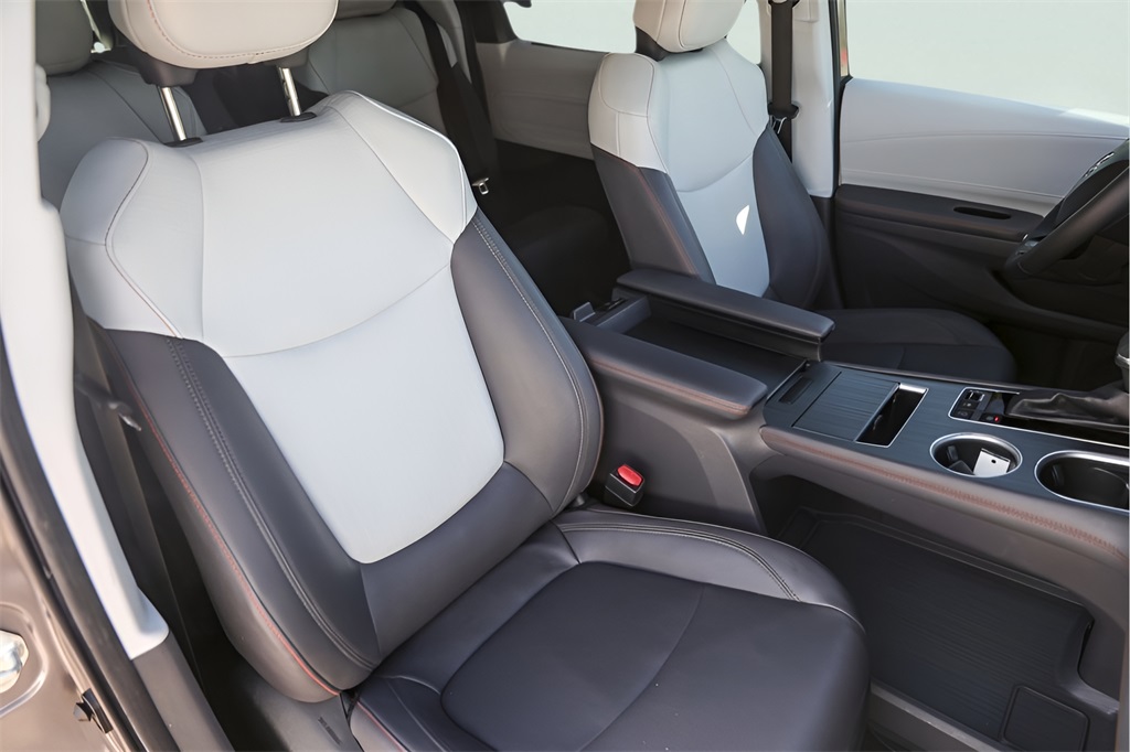 Used Car 2022 Toyota Sienna  Xse For Sale Under $50,000 In Austin, Texas