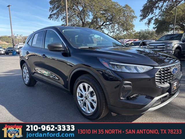 Used Car 2024 Ford Escape  Active For Sale Under $25,000 In San Antonio, Texas