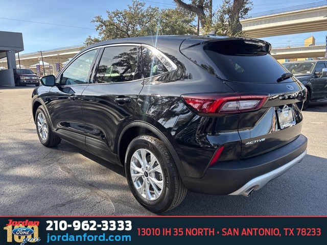 Used Car 2024 Ford Escape  Active For Sale Under $25,000 In San Antonio, Texas
