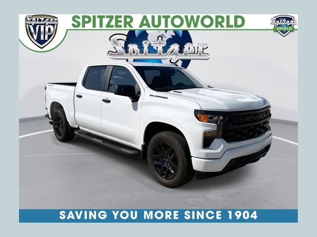 Summit White 2025 Chevrolet Silverado 1500 Custom Crew Cab 4WD Pickup Truck Four-Wheel Drive 8-Speed Automatic