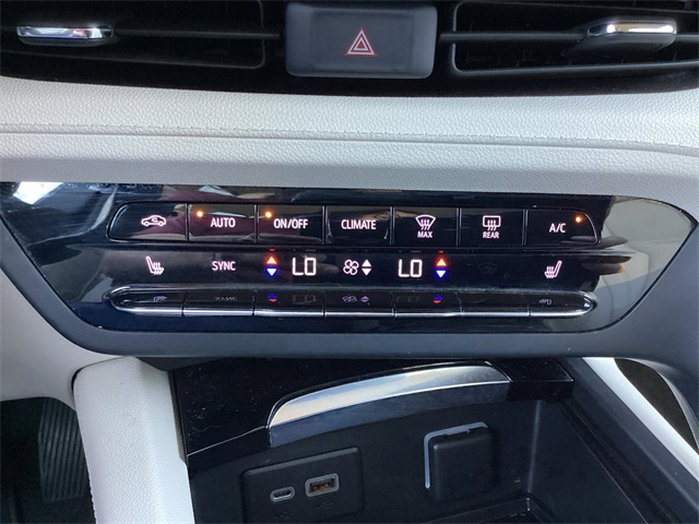 Used Car 2021 Buick Envision  Essence For Sale Under $25,000 In San Antonio, Texas