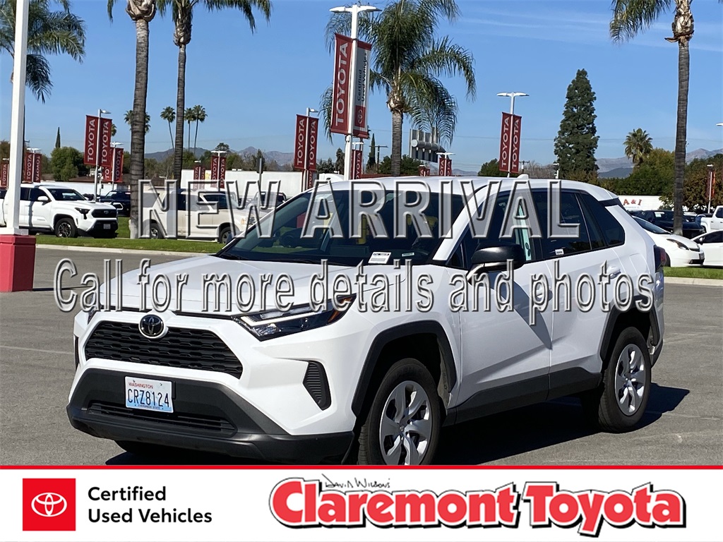 2025 Toyota RAV4 LE AWD