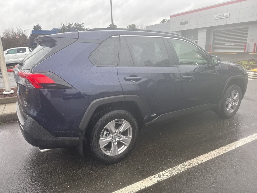 2025 Toyota RAV4 Hybrid XLE AWD