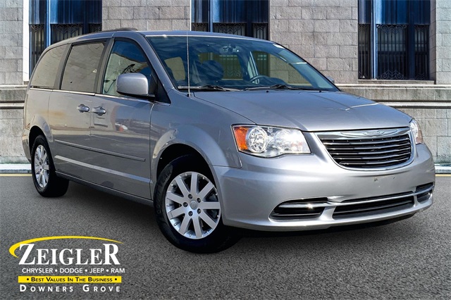 2016 Chrysler Town & Country LX FWD