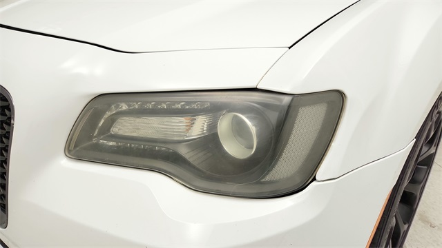 2015 Chrysler 300 S - 9