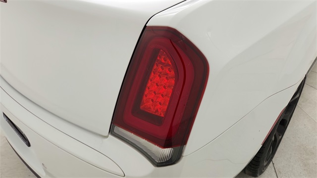 2015 Chrysler 300 S - 10