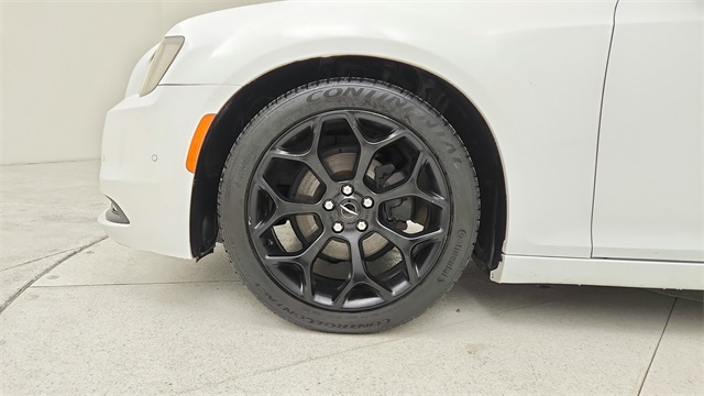 2015 Chrysler 300 S - 8