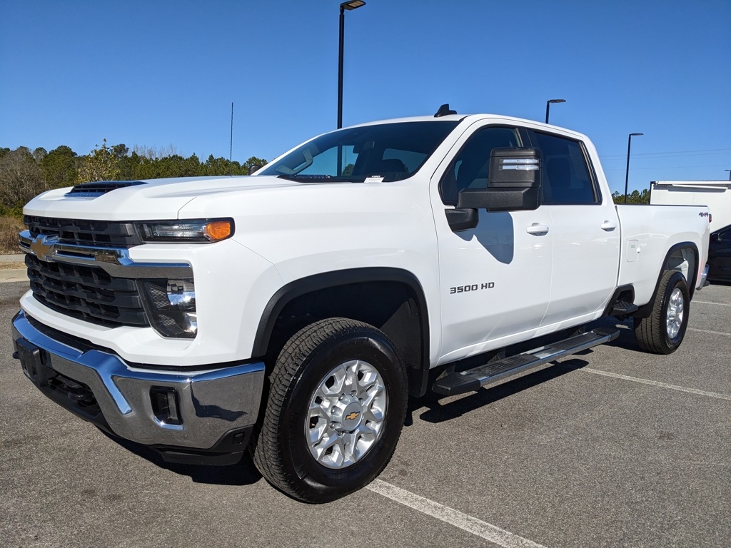 2025 Chevrolet Silverado 3500HD LT Crew Cab 4WD