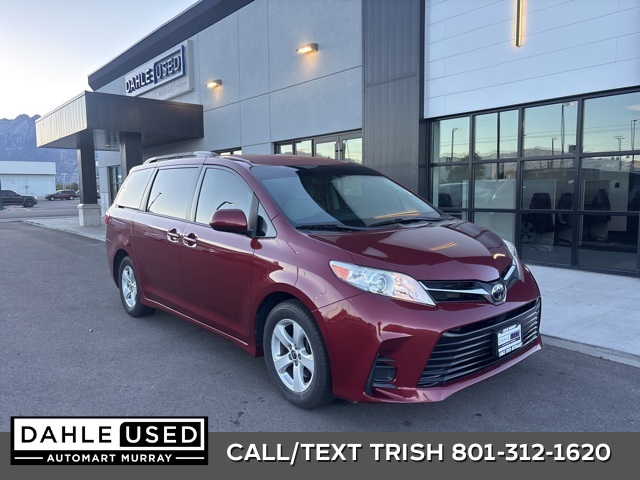 2020 Toyota Sienna LE 7-Passenger FWD with Auto-Access Seat