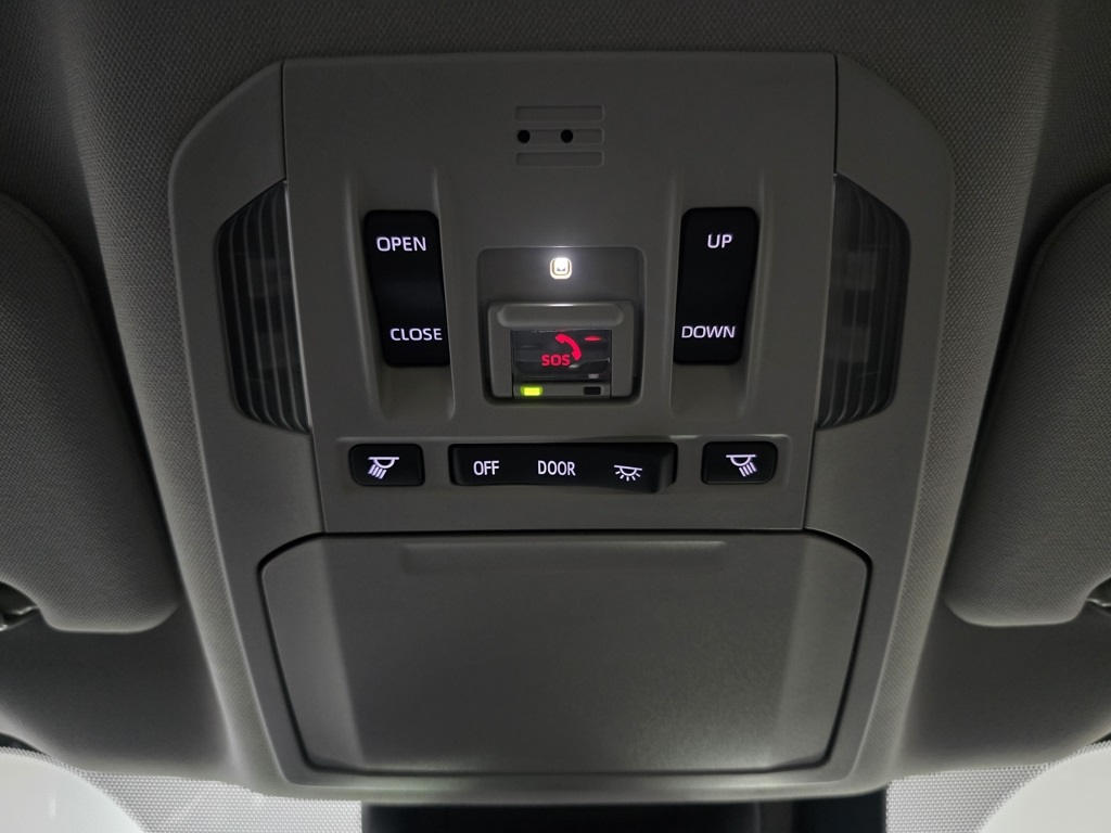 Thumbnail: 2023 Toyota Highlander - 19