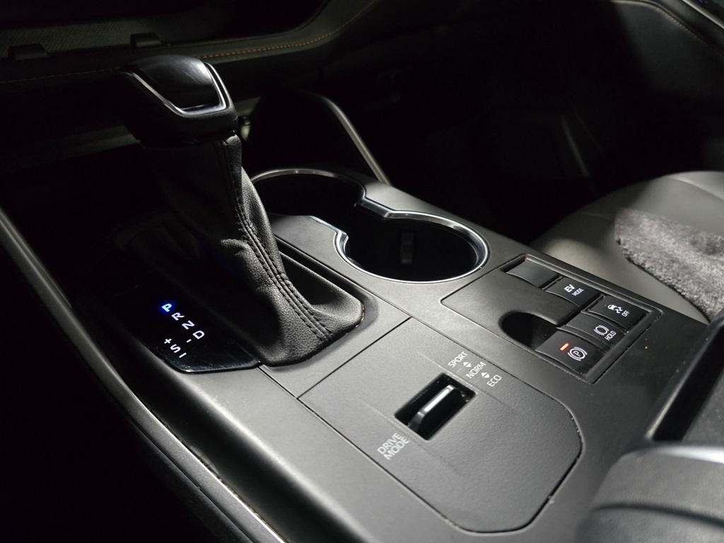 Thumbnail: 2023 Toyota Highlander - 25