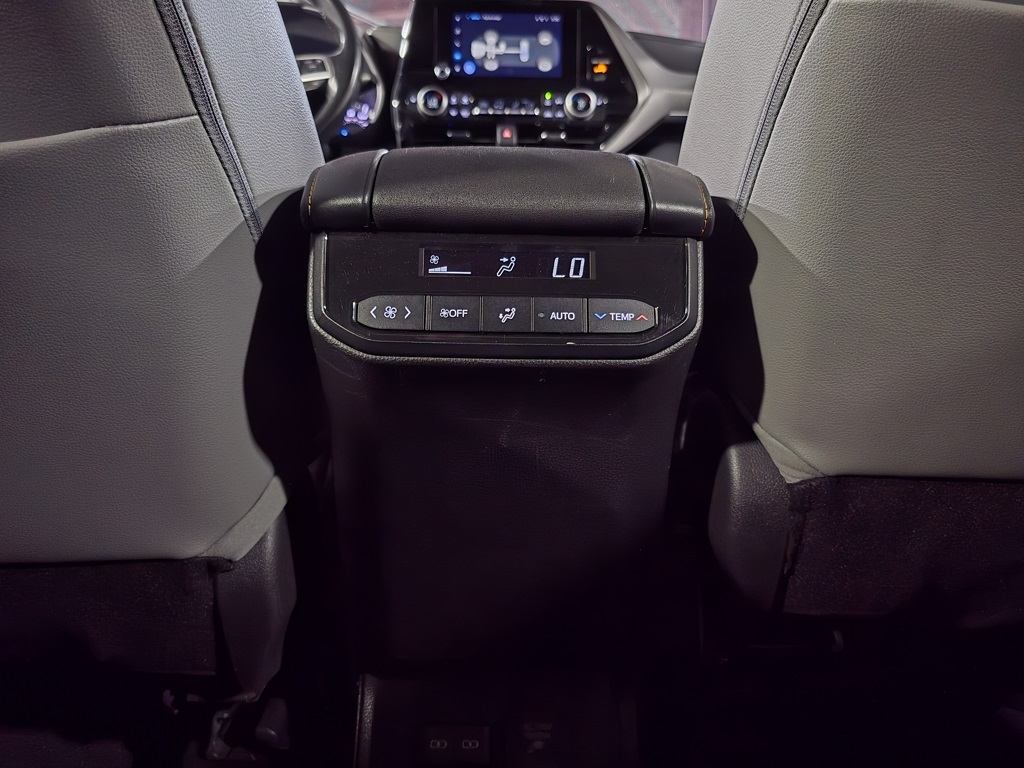 Thumbnail: 2023 Toyota Highlander - 28