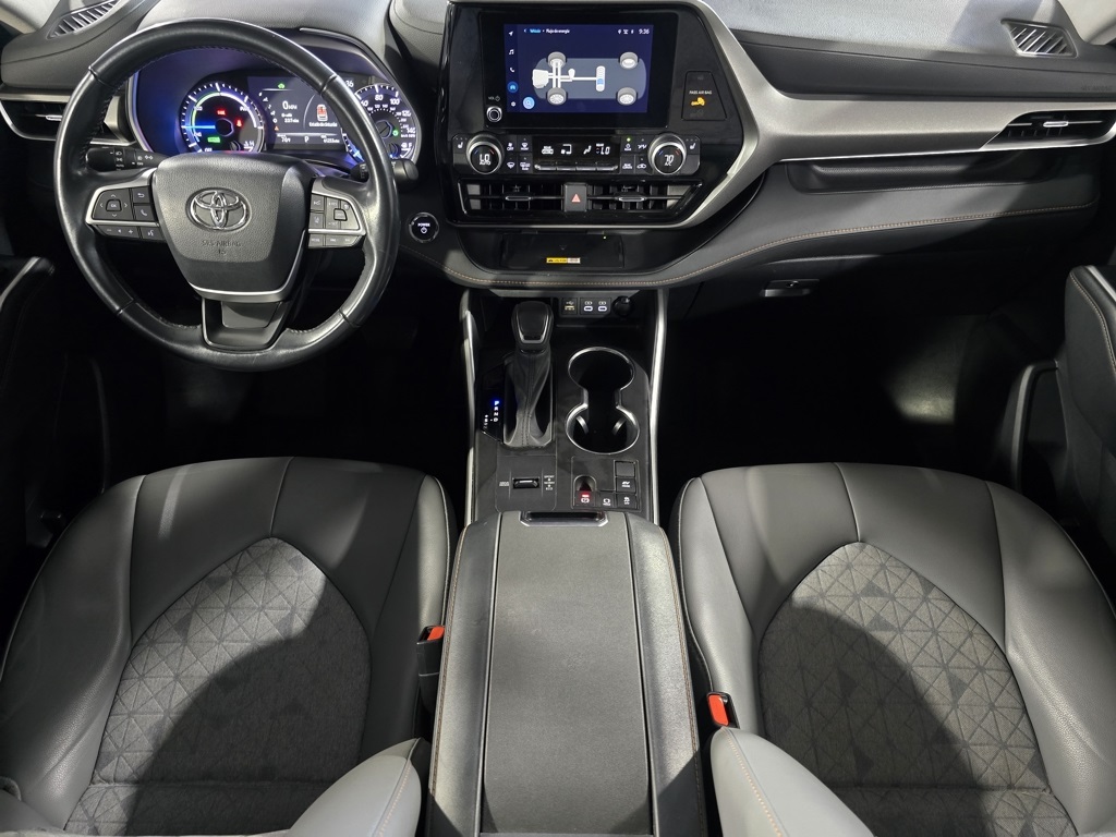 Thumbnail: 2023 Toyota Highlander - 31