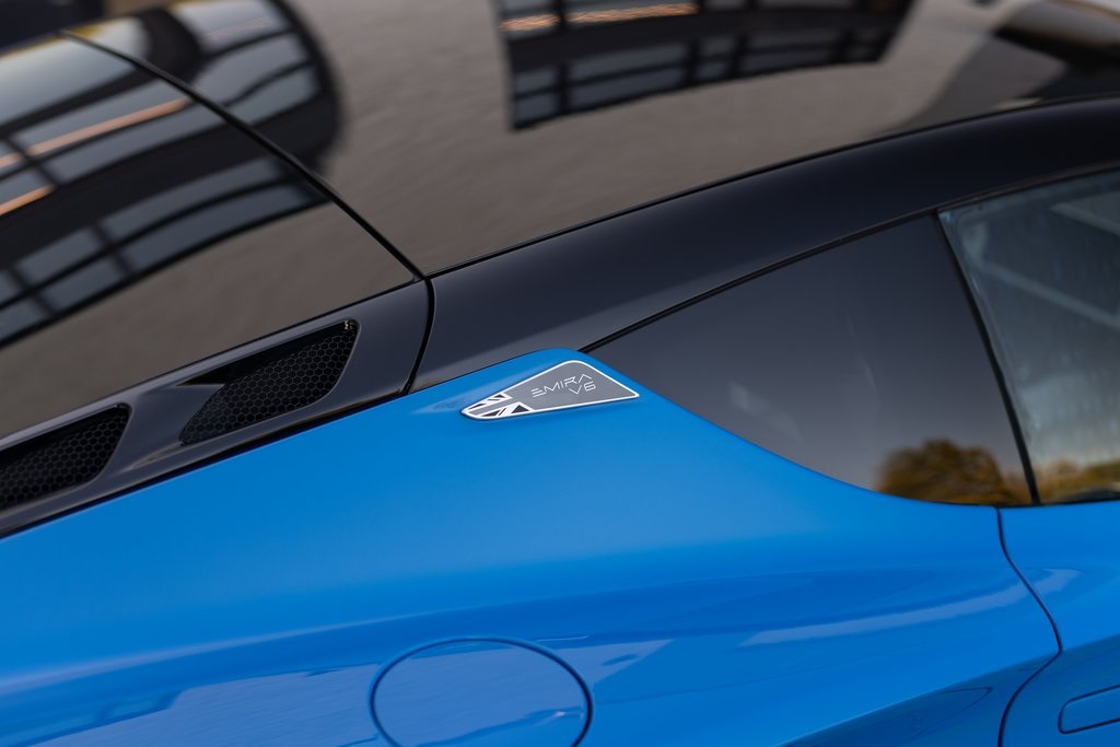 2025 Lotus Emira Base photo 4