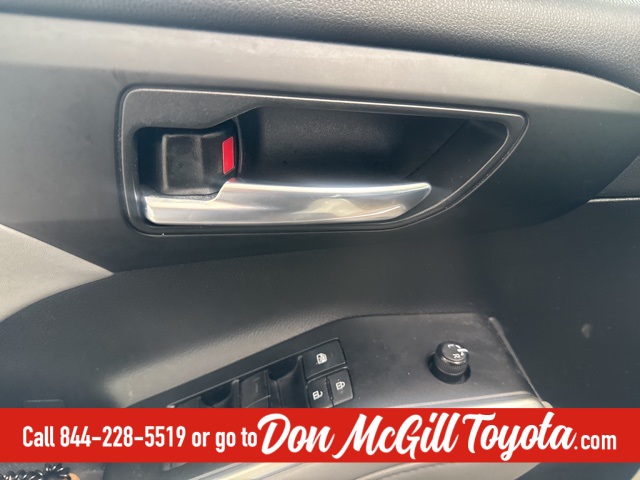 2021 Toyota Highlander XLE White at Tom Peacock Cadillac