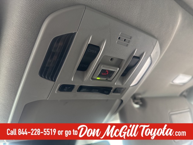 2021 Toyota Highlander XLE White at Tom Peacock Cadillac