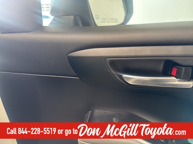 2021 Toyota Highlander XLE White at Tom Peacock Cadillac