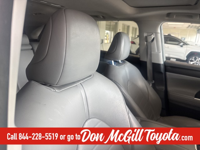 2021 Toyota Highlander XLE White at Tom Peacock Cadillac
