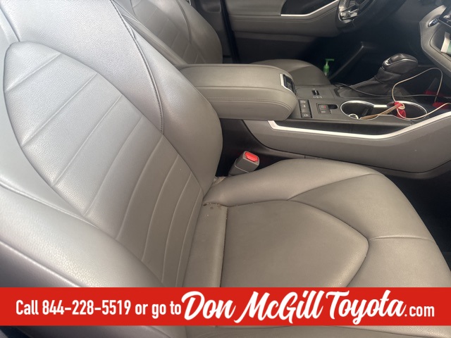 2021 Toyota Highlander XLE White at Tom Peacock Cadillac