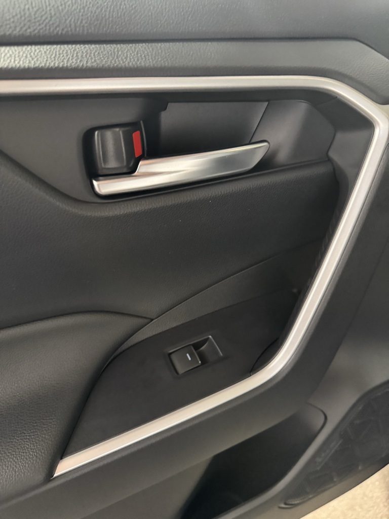 Thumbnail: 2025 Toyota RAV4 - 28