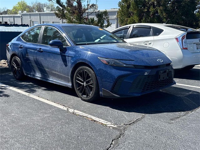 2025 Toyota Camry SE FWD