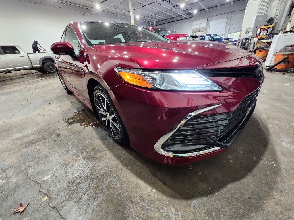 2022 Toyota Camry XLE photo 2