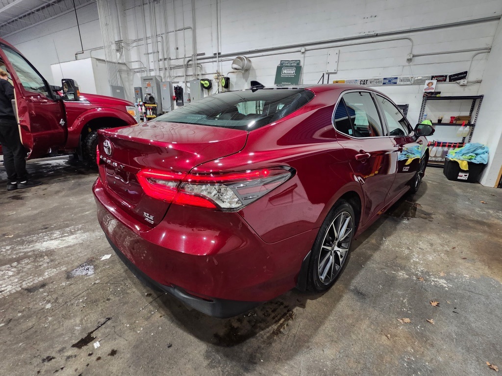 2022 Toyota Camry XLE photo 3