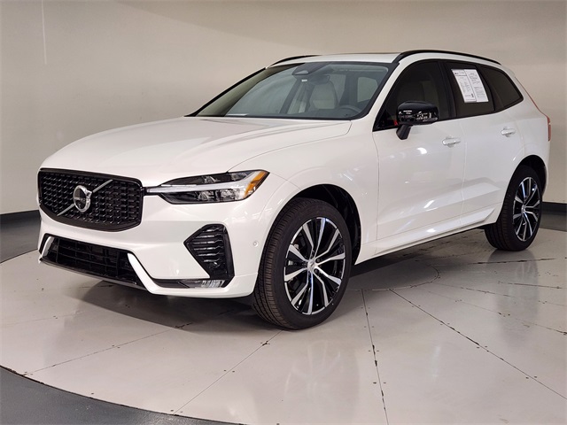 2025 Volvo XC60 B5 Plus
