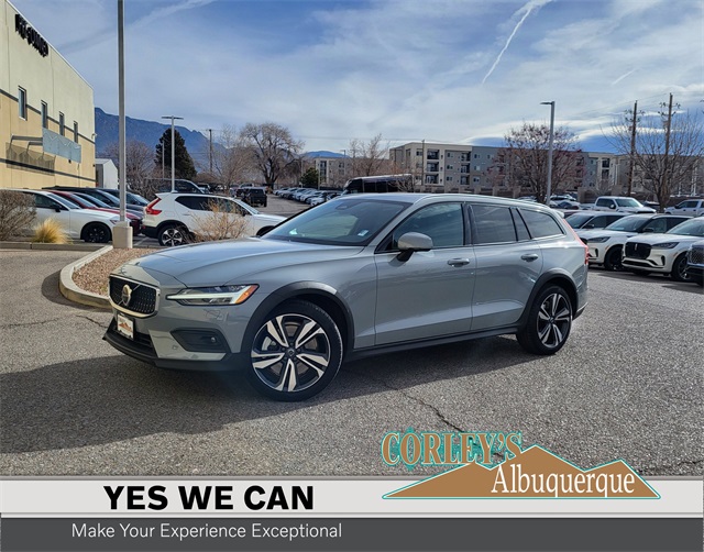 2025 Volvo V60 Cross Country B5 Plus AWD