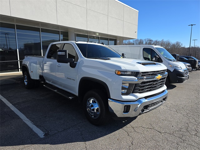 2024 Chevrolet Silverado 3500HD LT Crew Cab 4WD