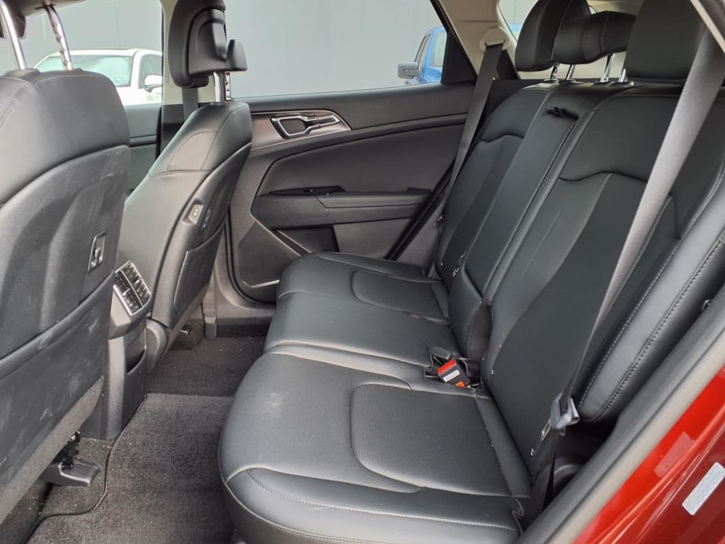 2025 Kia Sportage SX - 9