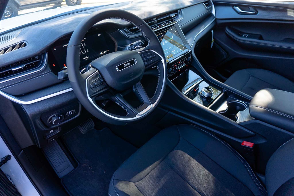 New Car 2025 Jeep Grand Cherokee L  Laredo For Sale Under $35,000 In San Marcos, Texas