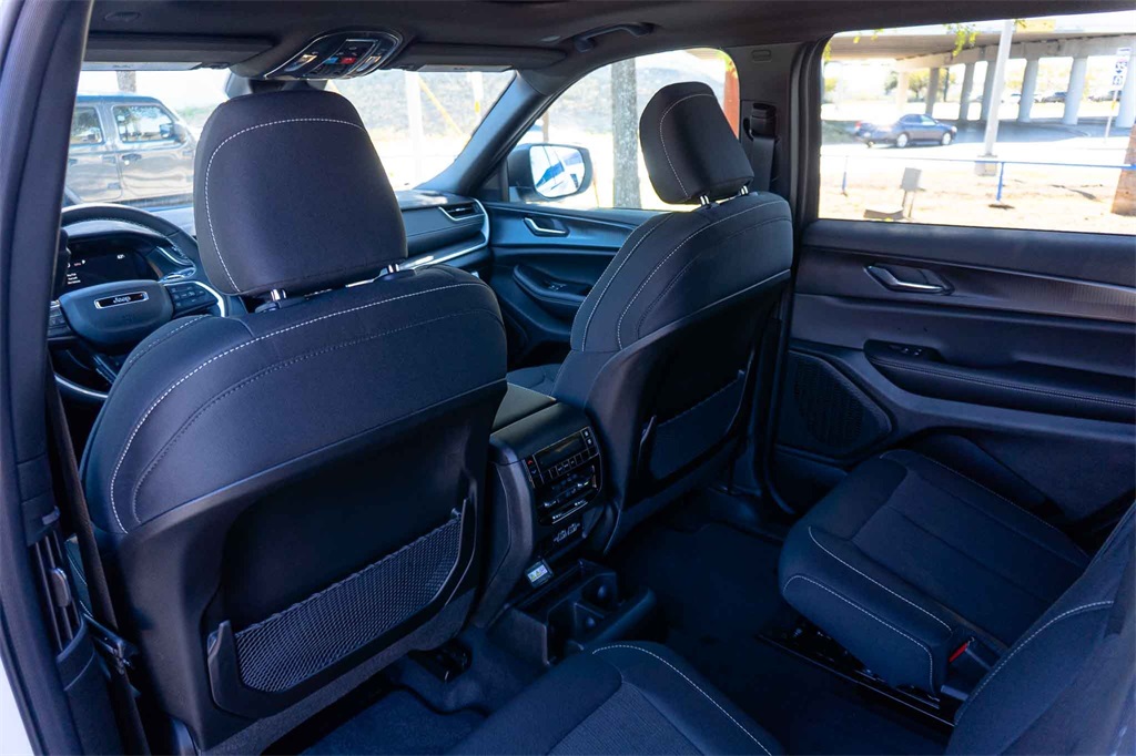 New Car 2025 Jeep Grand Cherokee L  Laredo For Sale Under $35,000 In San Marcos, Texas