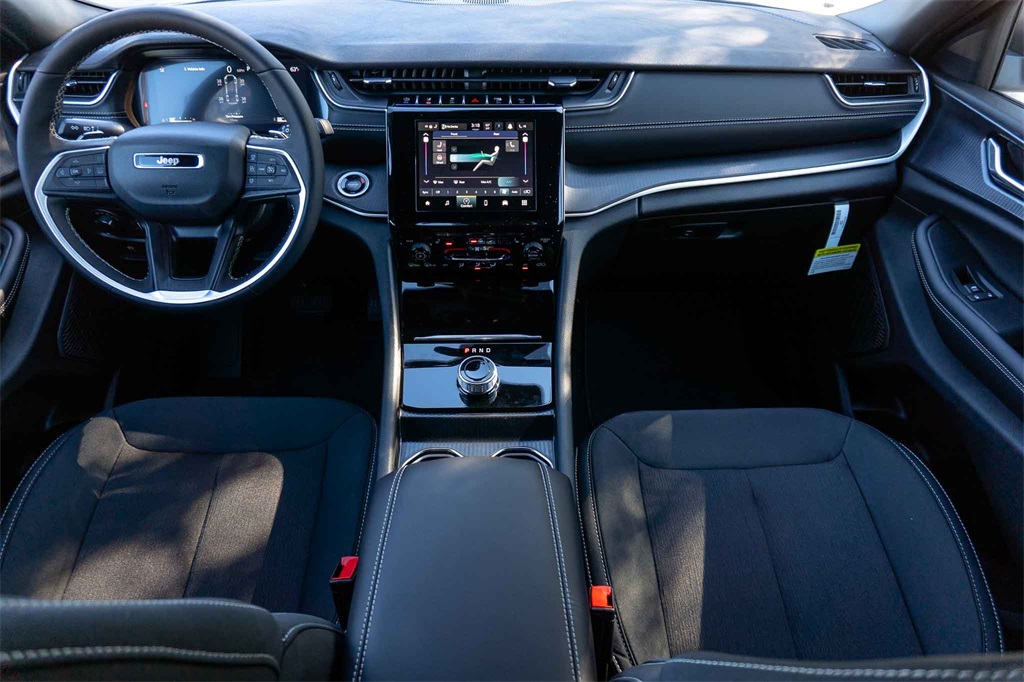 New Car 2025 Jeep Grand Cherokee L  Laredo For Sale Under $35,000 In San Marcos, Texas