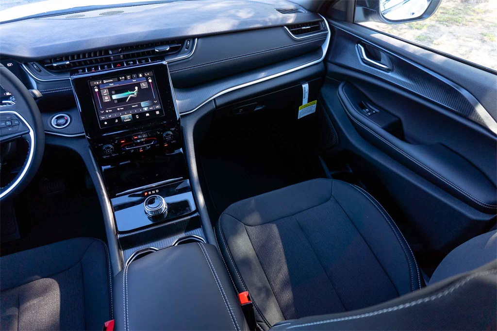 New Car 2025 Jeep Grand Cherokee L  Laredo For Sale Under $35,000 In San Marcos, Texas