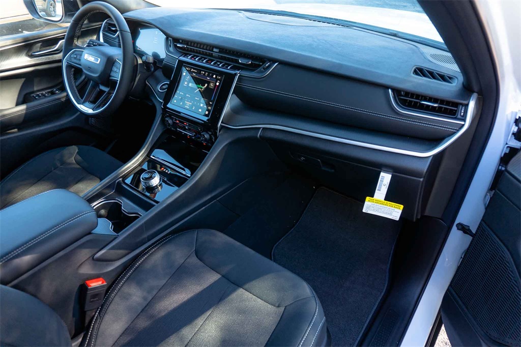 New Car 2025 Jeep Grand Cherokee L  Laredo For Sale Under $35,000 In San Marcos, Texas