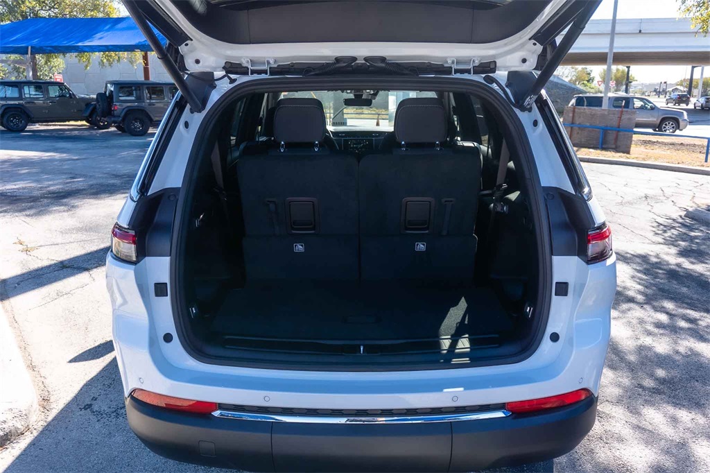 New Car 2025 Jeep Grand Cherokee L  Laredo For Sale Under $35,000 In San Marcos, Texas