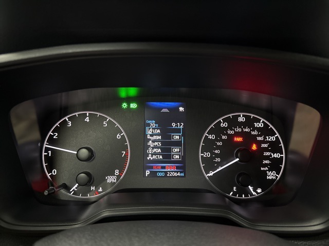 2023 Toyota Corolla Cross LE photo 12