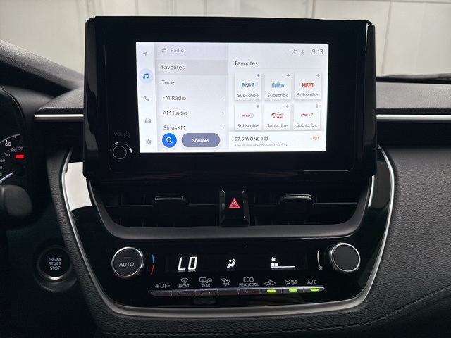2023 Toyota Corolla Cross LE photo 14