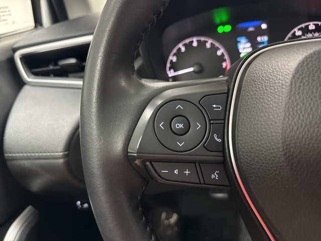 2023 Toyota Corolla Cross LE photo 17