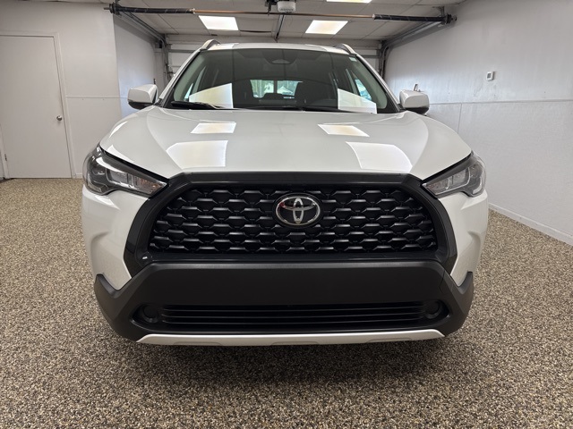 2023 Toyota Corolla Cross LE photo 2