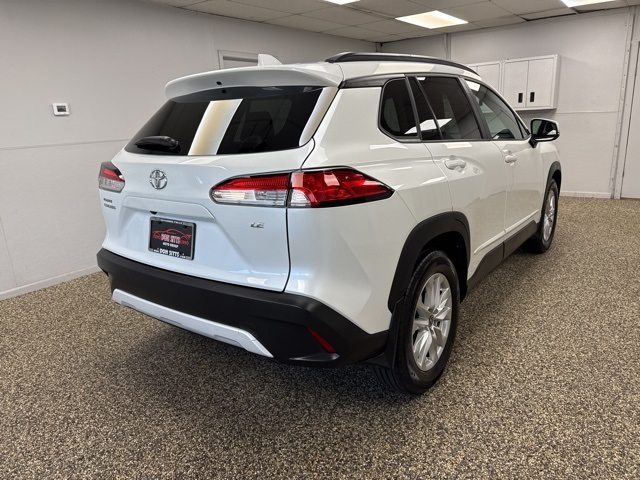 2023 Toyota Corolla Cross LE photo 4