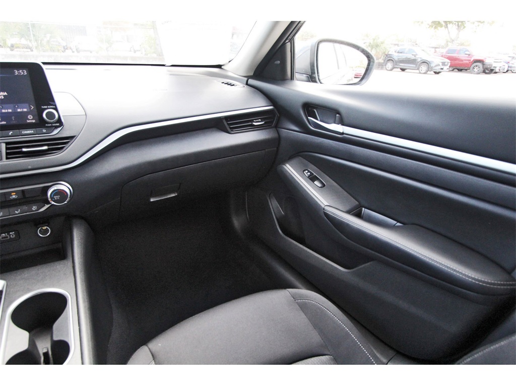 2022 Nissan Altima 2.5 SV - 9