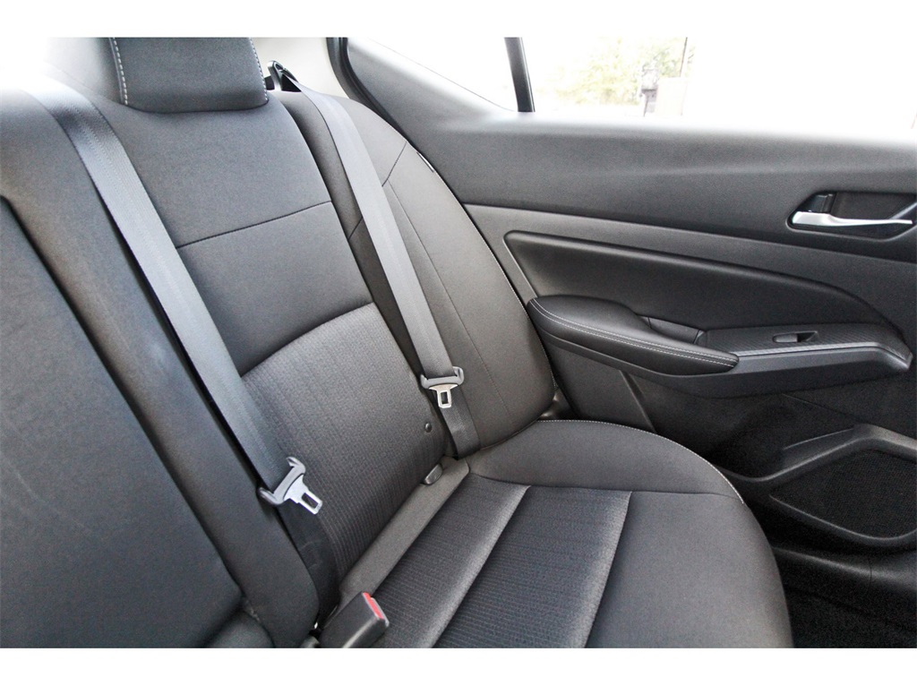 2022 Nissan Altima 2.5 SV - 11